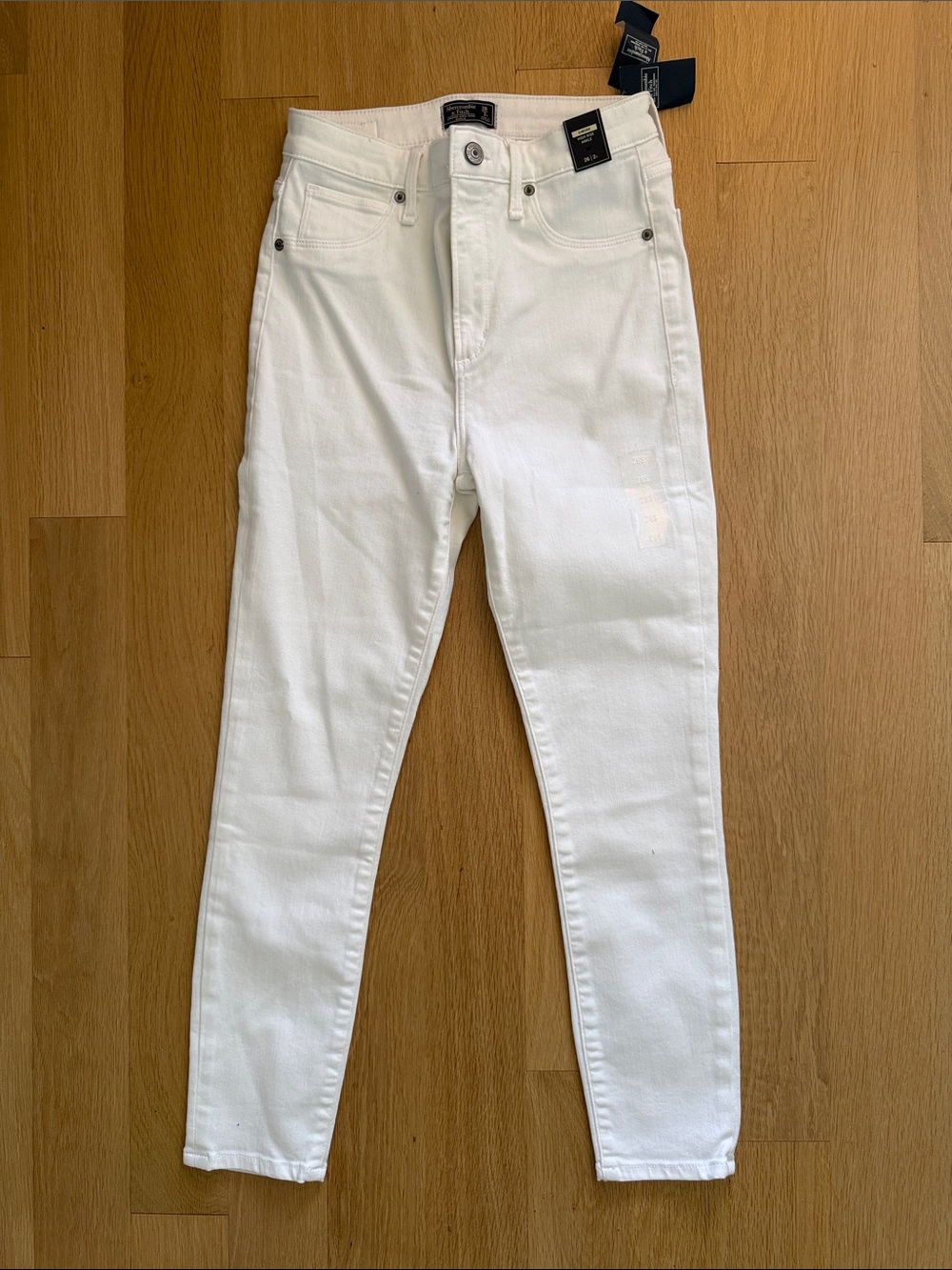Abercrombie & Fitch White High-Rise Skinny Jeans